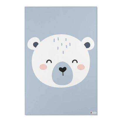 Kinderteppich "Knuffiger Eisbär" von spielzwerg. Frontansicht von vorne.