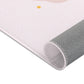 Kinderteppich "Maja Koala" von spielzwerg. Nahaufnahme gerollt. RUG-00095-XL, RUG-00095-L.
