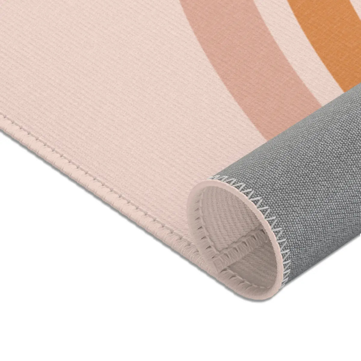 Kinderteppich "Regenbogen Boho Style" von spielzwerg. Nahaufnahme gerollt. RUG-00132-XL, RUG-00132-L.
