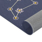 Kinderteppich "Sternzeichen" von spielzwerg. Nahaufnahme gerollt. RUG-00099-XL, RUG-00099-L.