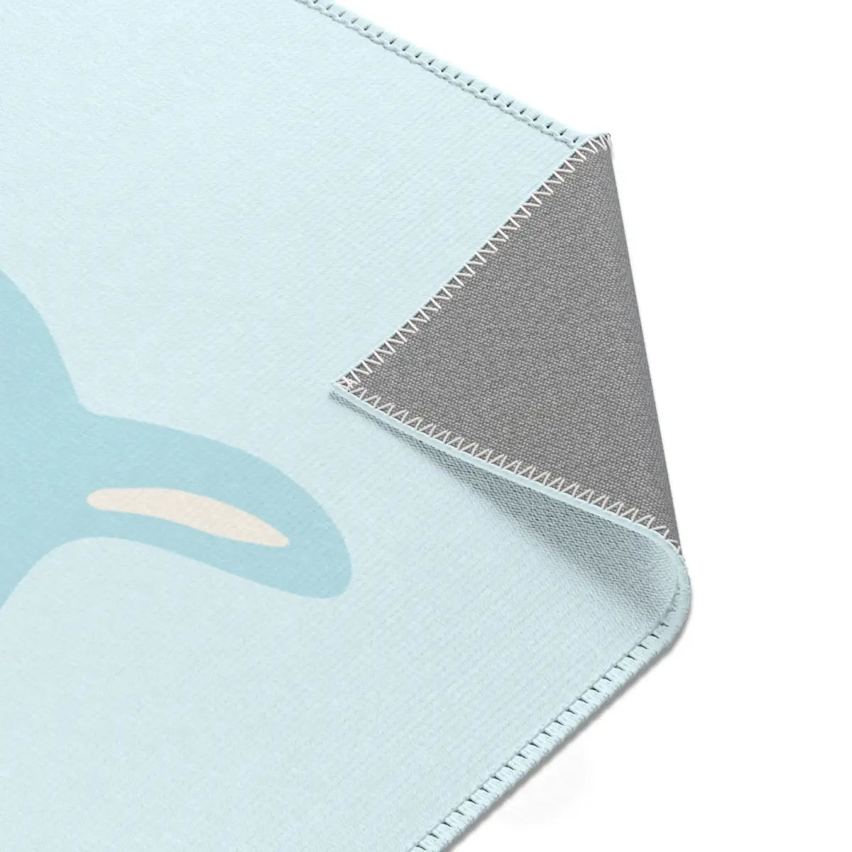 Kinderteppich "Flipper" von spielzwerg. Nahaufnahme umgeklappte Ecke. RUG-00201-XL, RUG-00201-L.