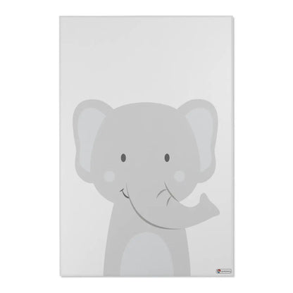 Kinderteppich „Kleiner Elefant“ von spielzwerg. Frontansicht von vorne.