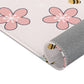 Kinderteppich "Blütennektar" von spielzwerg. Nahaufnahme gerollt. RUG-00058-XL, RUG-00058-L.