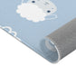 Kinderteppich "Flauschige Wolken" von spielzwerg. Nahaufnahme gerollt. RUG-00016-XL, RUG-00016-L.
