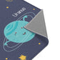 Kinderteppich "Sonnensystem" von spielzwerg. Nahaufnahme umgeklappte Ecke. RUG-00143-XL, RUG-00143-L.
